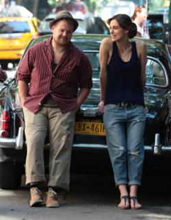 Keira Knightley feet photo thumbnail