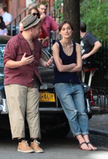 Keira Knightley feet photo thumbnail