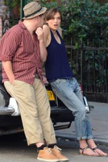 Keira Knightley feet photo thumbnail