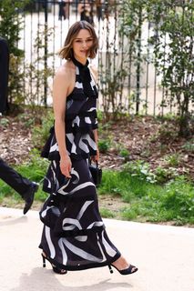 Keira Knightley feet photo thumbnail