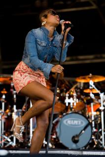Kelis feet photo thumbnail