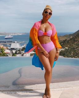 Kelis feet photo thumbnail