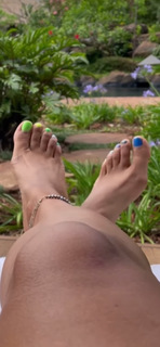 Kelis feet photo thumbnail