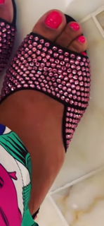 Kelis feet photo thumbnail