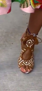 Kelis feet photo thumbnail