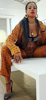 Kelis feet photo thumbnail