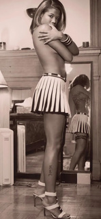 Kelis feet photo thumbnail