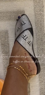 Kelis feet photo thumbnail