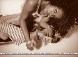 Kelis feet photo thumbnail