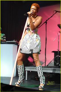 Kelis feet photo thumbnail