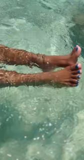 Kelis feet photo thumbnail