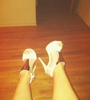 Kelley Jakle feet photo 10
