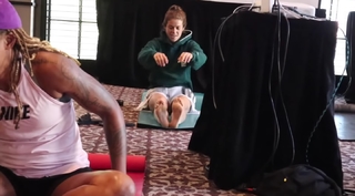 Kelley O'Hara feet photo 6
