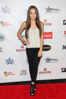 Kelli Berglund feet photo thumbnail