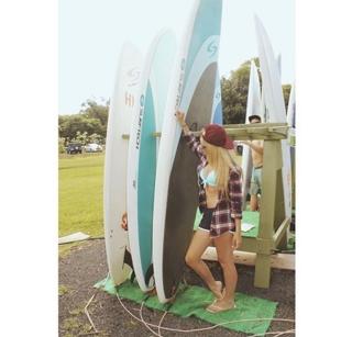 Kelli Berglund feet photo thumbnail