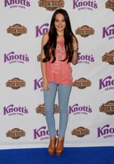 Kelli Berglund feet photo thumbnail