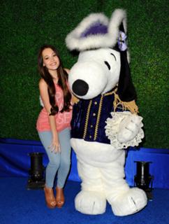 Kelli Berglund feet photo thumbnail