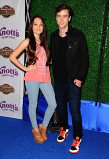Kelli Berglund feet photo thumbnail