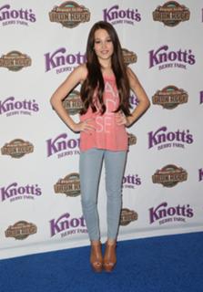 Kelli Berglund feet photo thumbnail
