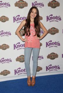 Kelli Berglund feet photo thumbnail