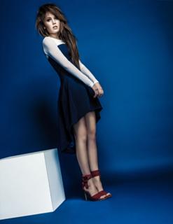 Kelli Berglund feet photo thumbnail