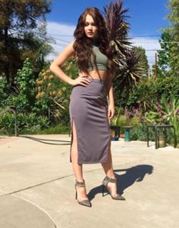 Kelli Berglund feet photo thumbnail