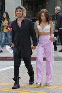 Kelli Berglund feet photo thumbnail