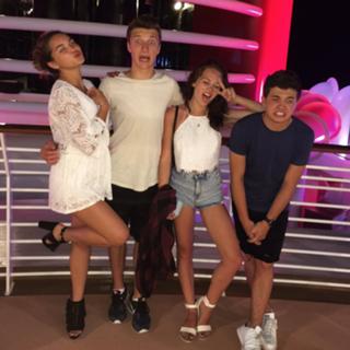 Kelli Berglund feet photo thumbnail