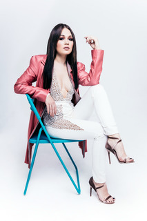 Kelli Berglund feet photo thumbnail