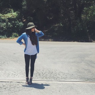 Kelli Berglund feet photo thumbnail
