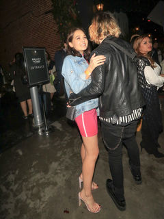Kelli Berglund feet photo thumbnail