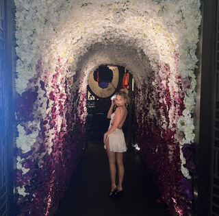 Kelli Berglund feet photo thumbnail