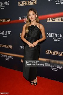 Kelli Berglund feet photo thumbnail