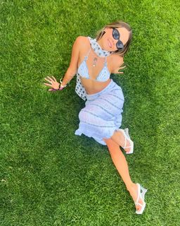 Kelli Berglund feet photo thumbnail
