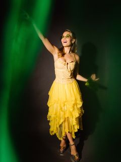 Kelli Berglund feet photo thumbnail