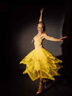 Kelli Berglund feet photo thumbnail