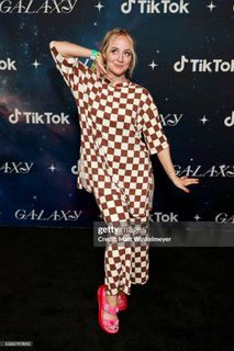 Kelli Erdmann feet photo 9