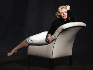 Kelli Garner feet photo thumbnail