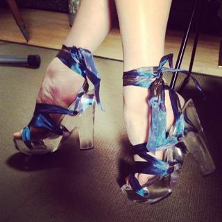 Kelli Garner feet photo thumbnail