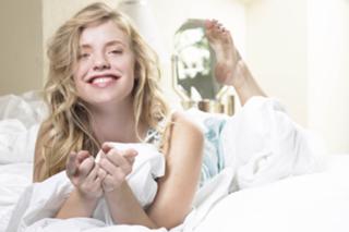 Kelli Garner feet photo thumbnail