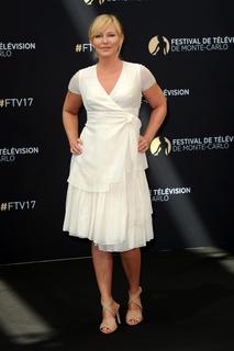 Kelli Giddish feet photo thumbnail