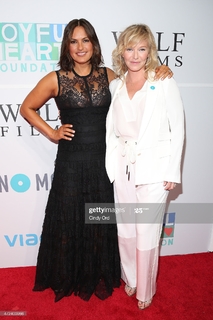 Kelli Giddish feet photo thumbnail