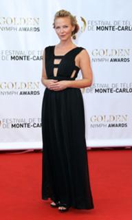 Kelli Giddish feet photo thumbnail