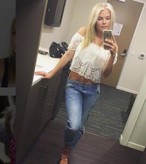 Kelli Goss feet photo 14