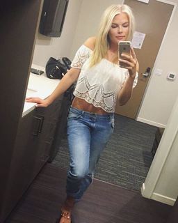 Kelli Goss feet photo 16