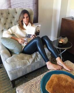 Kelli Tennant feet photo 1