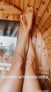 Kelli Tennant feet photo 15