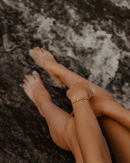Kelli Tennant feet photo 13