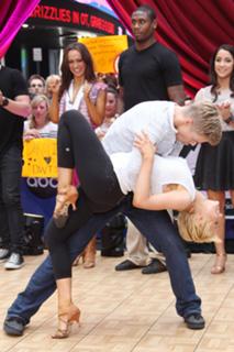Kellie Pickler feet photo thumbnail