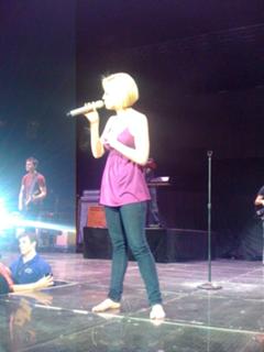 Kellie Pickler feet photo thumbnail